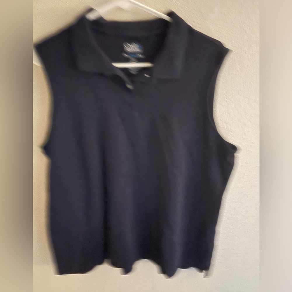Croft and Barrow, navy blue sleeveless top. No stains, great condition. Size XXL